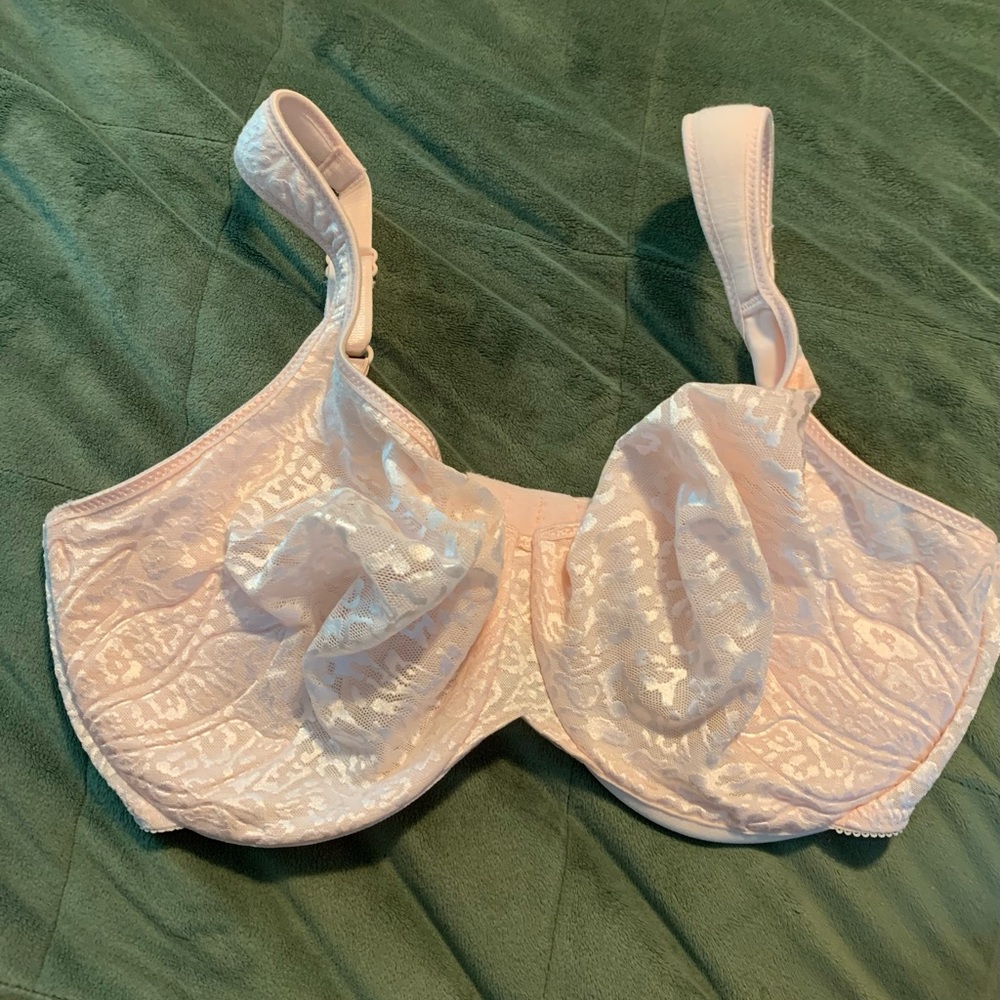 Bali bra, new but not with tags. Side lift and shaping underwire bra, size 36DDD